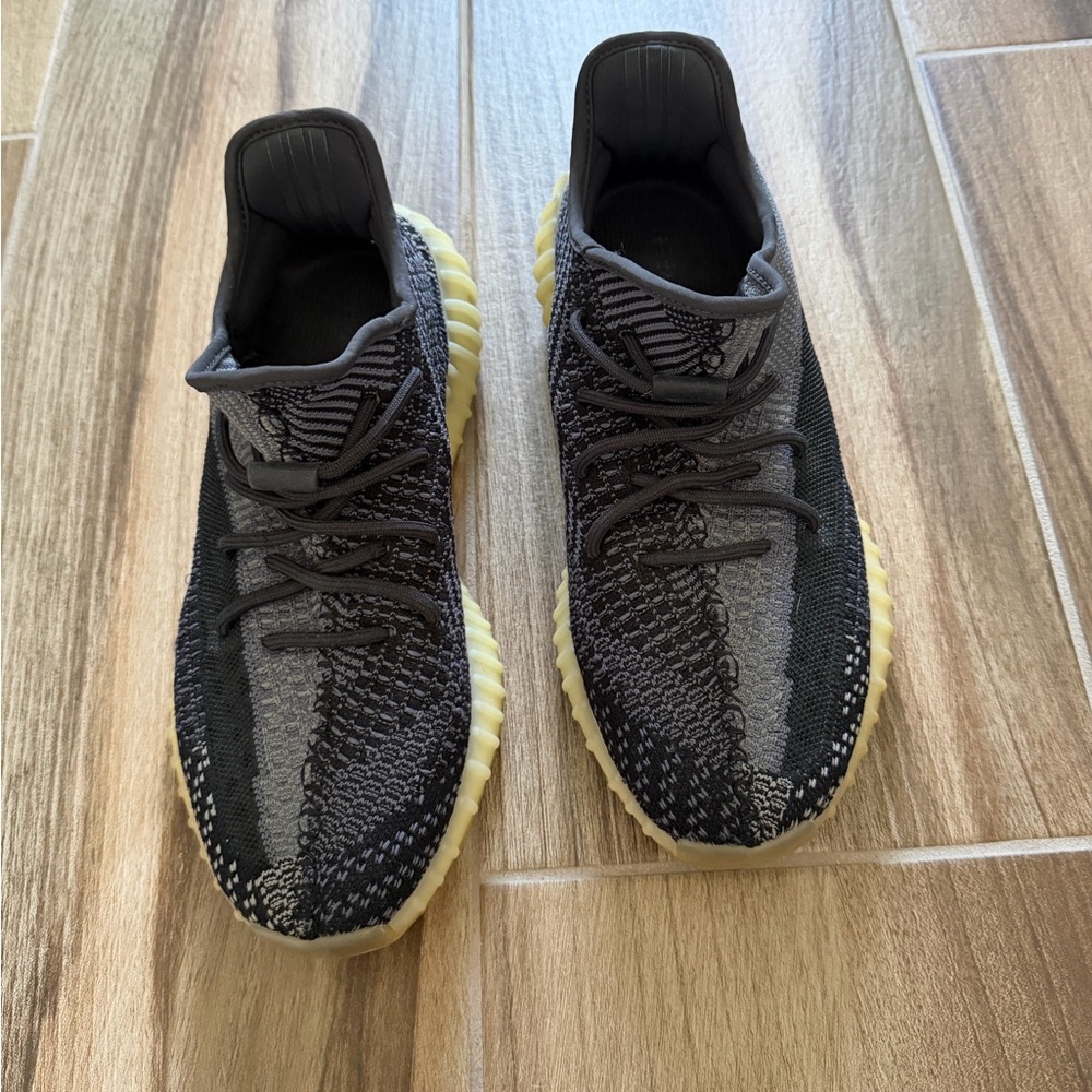 Yeezy Adidas Boost 350 V2 Carbon